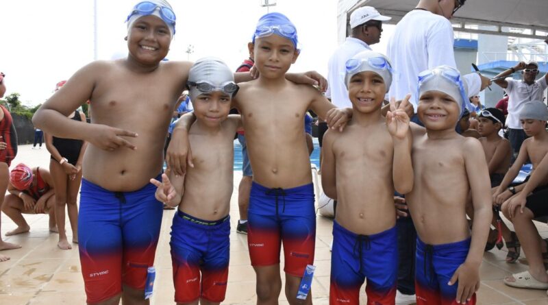 Histórico triunfo de la Escuela de Natación Cajamag en el VII Festival Nacional Acuatic